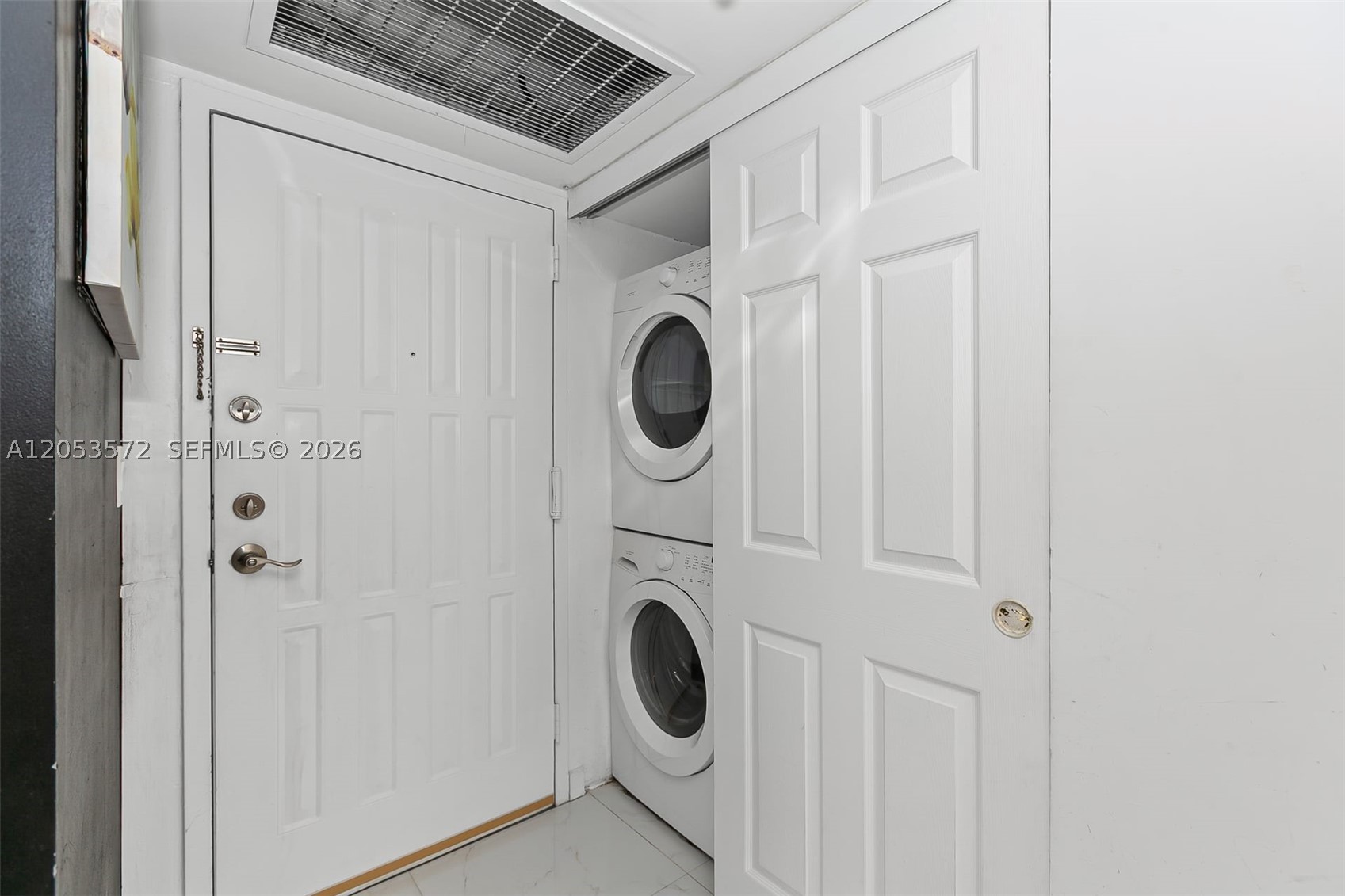 200 LESLIE CONDO - Residential