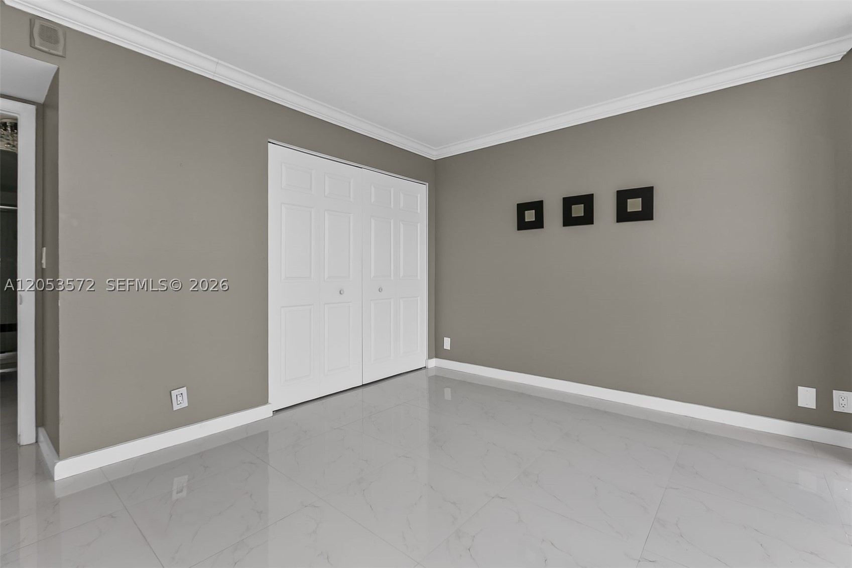 200 LESLIE CONDO - Residential