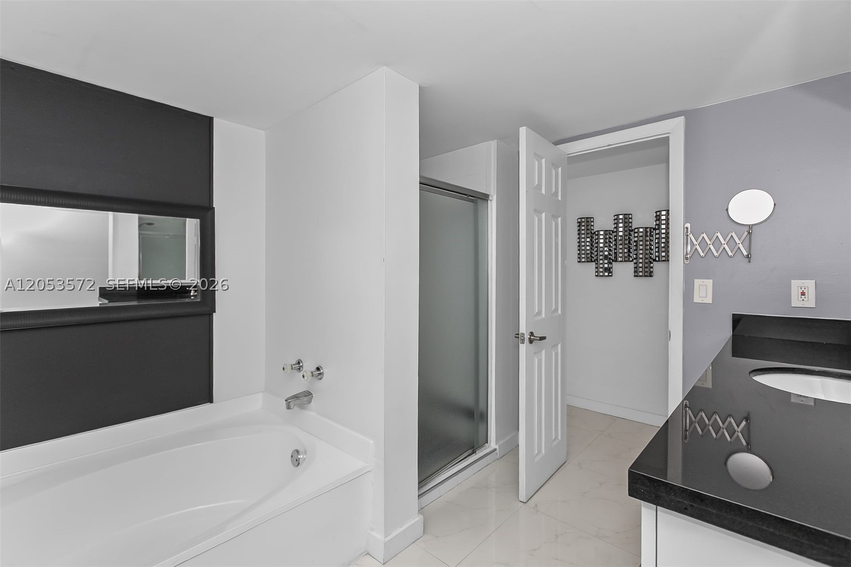 200 LESLIE CONDO - Residential