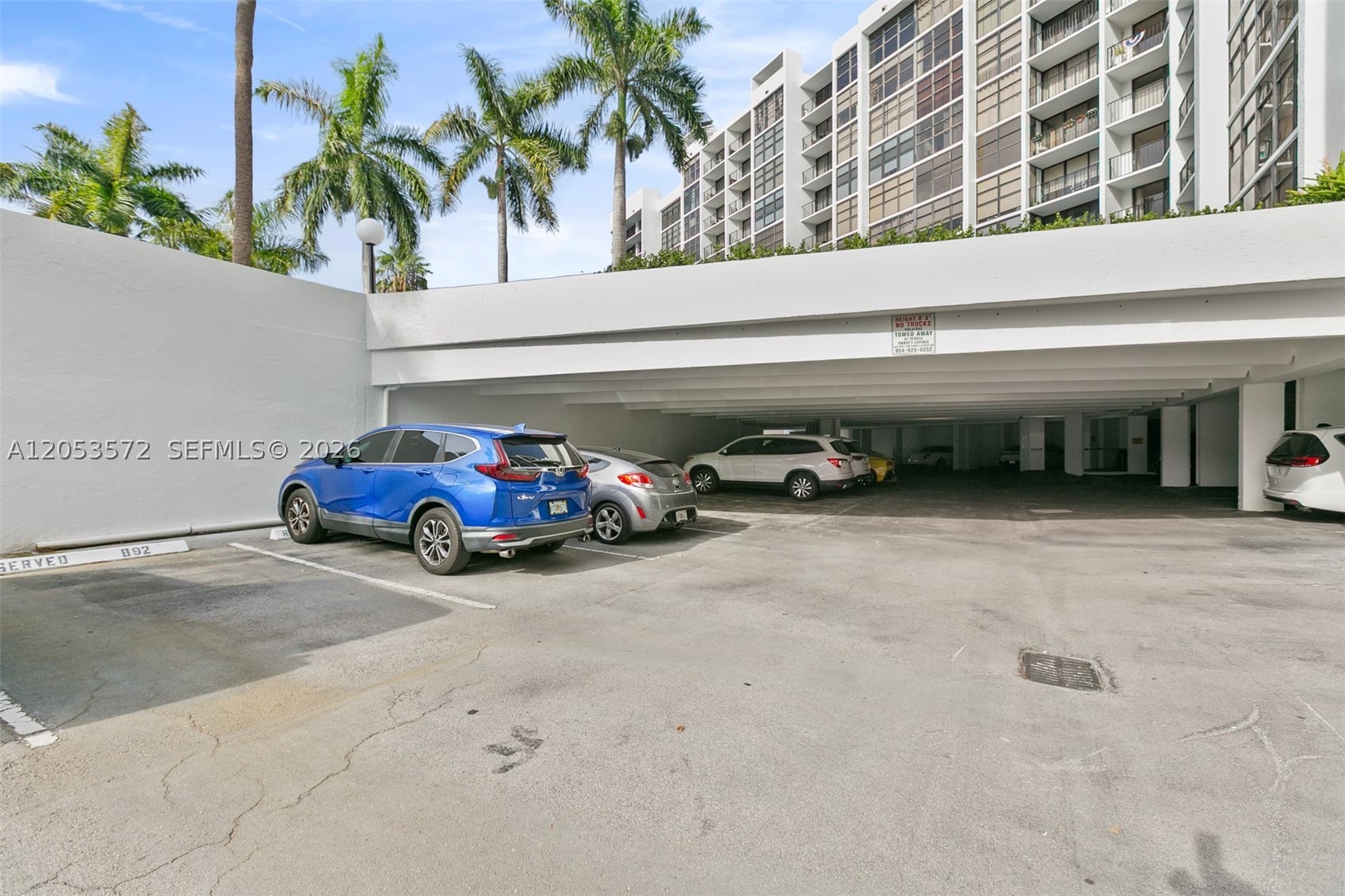 200 LESLIE CONDO - Residential