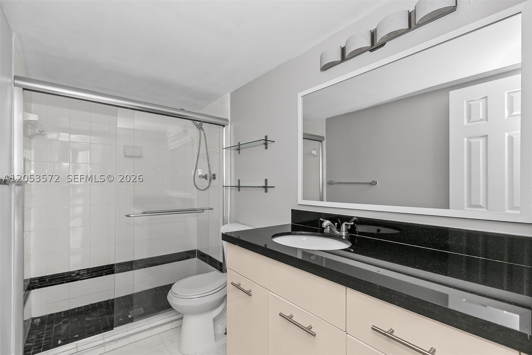 200 LESLIE CONDO - Residential