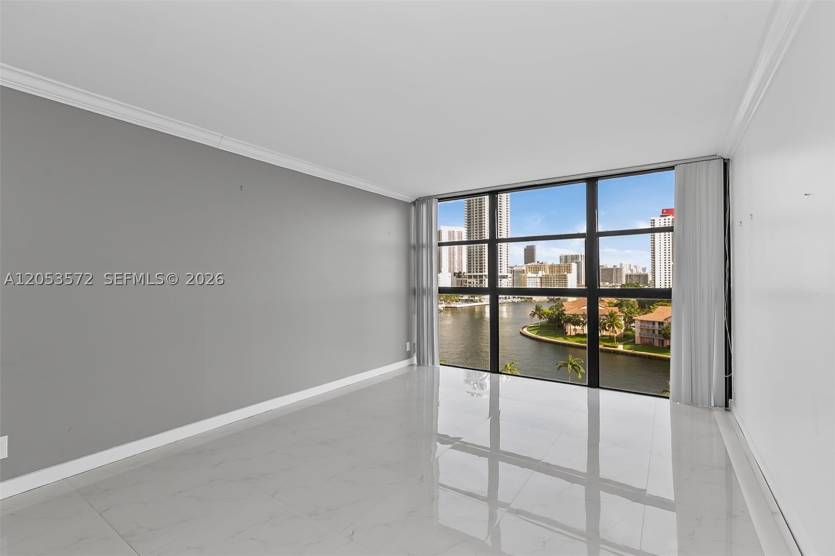200 LESLIE CONDO - Residential