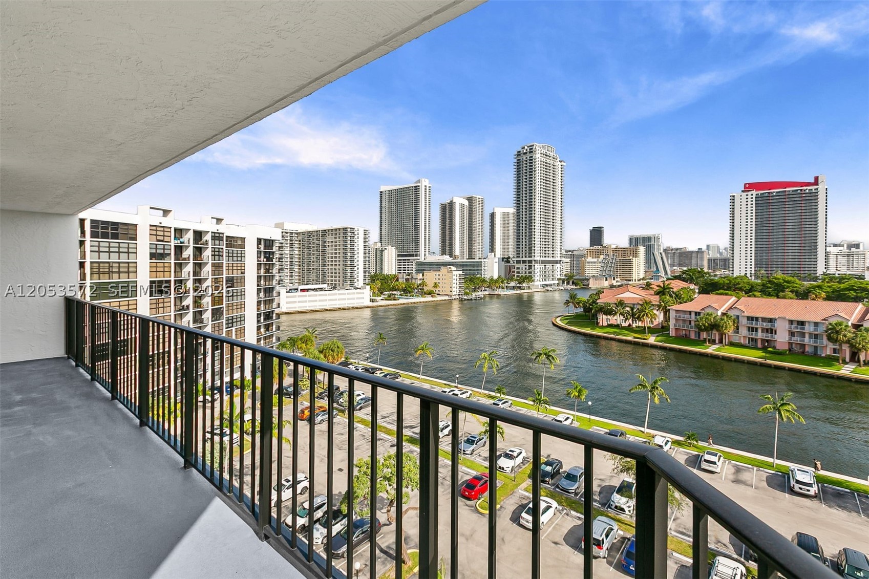 200 LESLIE CONDO - Residential