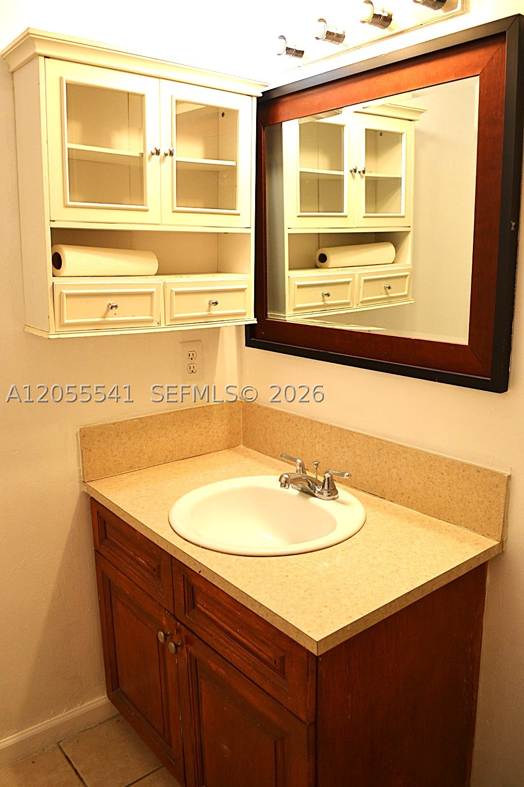 PEPPERMILL KENDALE LKS W - Residential Lease