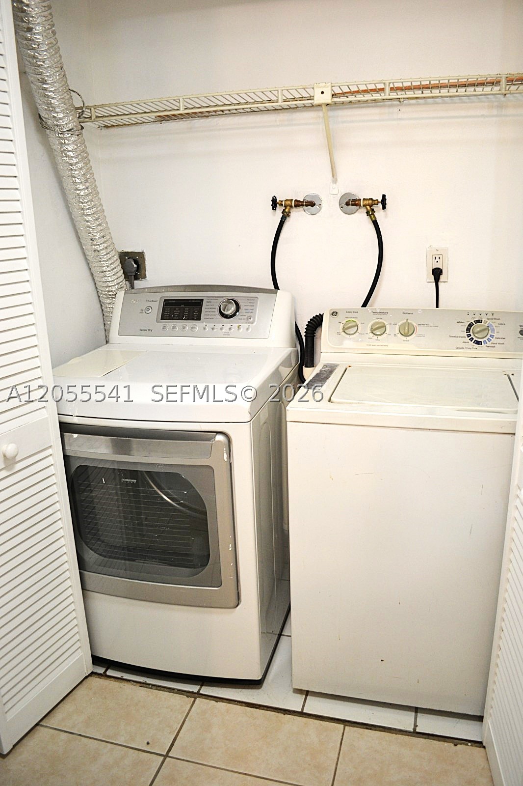 PEPPERMILL KENDALE LKS W - Residential Lease