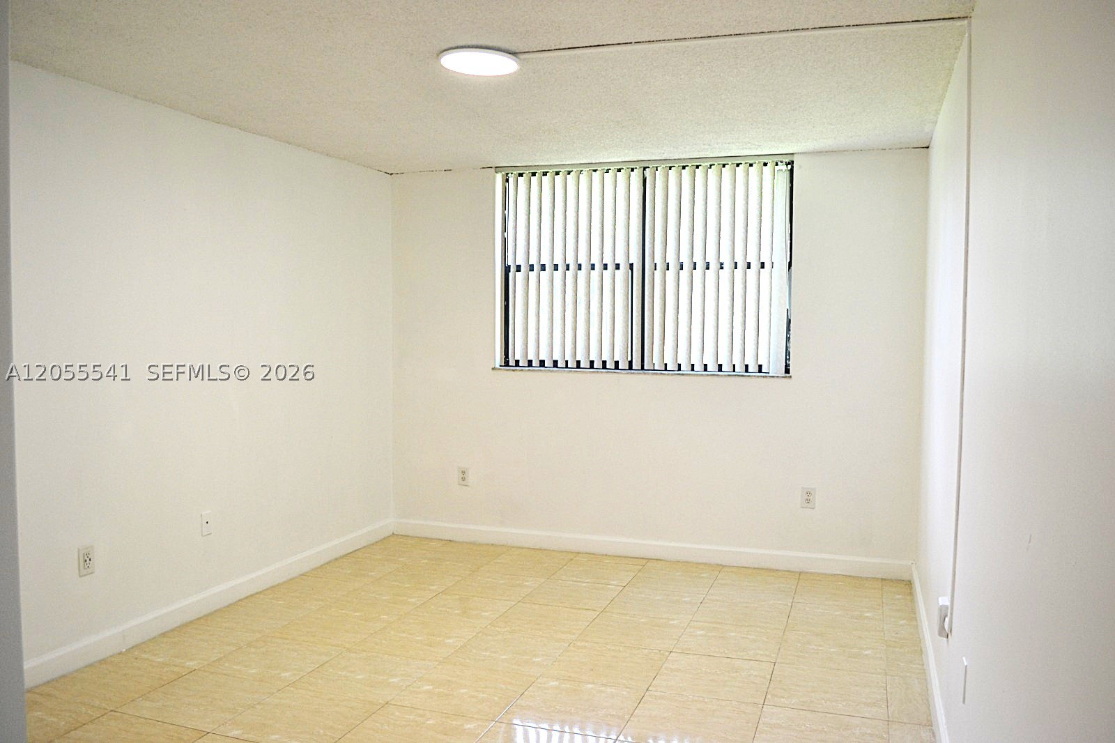 PEPPERMILL KENDALE LKS W - Residential Lease