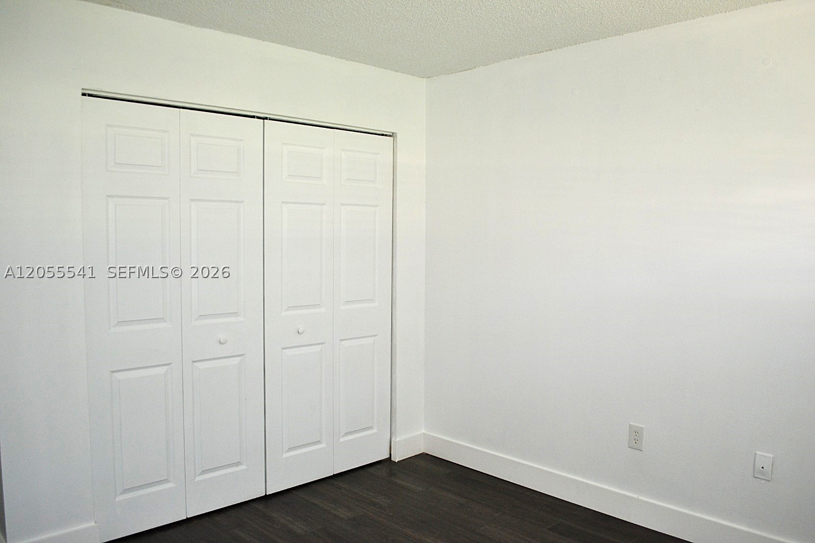PEPPERMILL KENDALE LKS W - Residential Lease