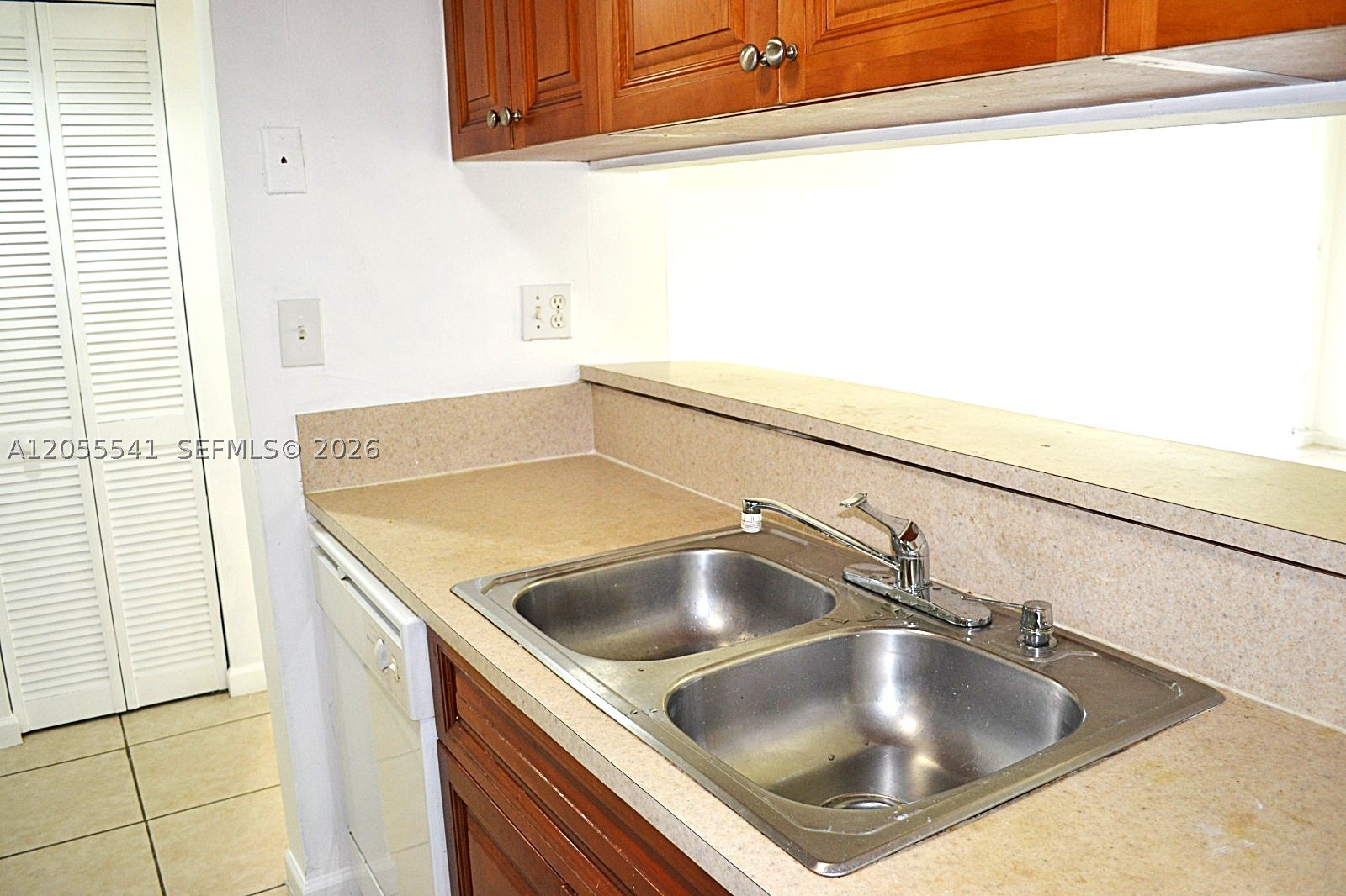 PEPPERMILL KENDALE LKS W - Residential Lease