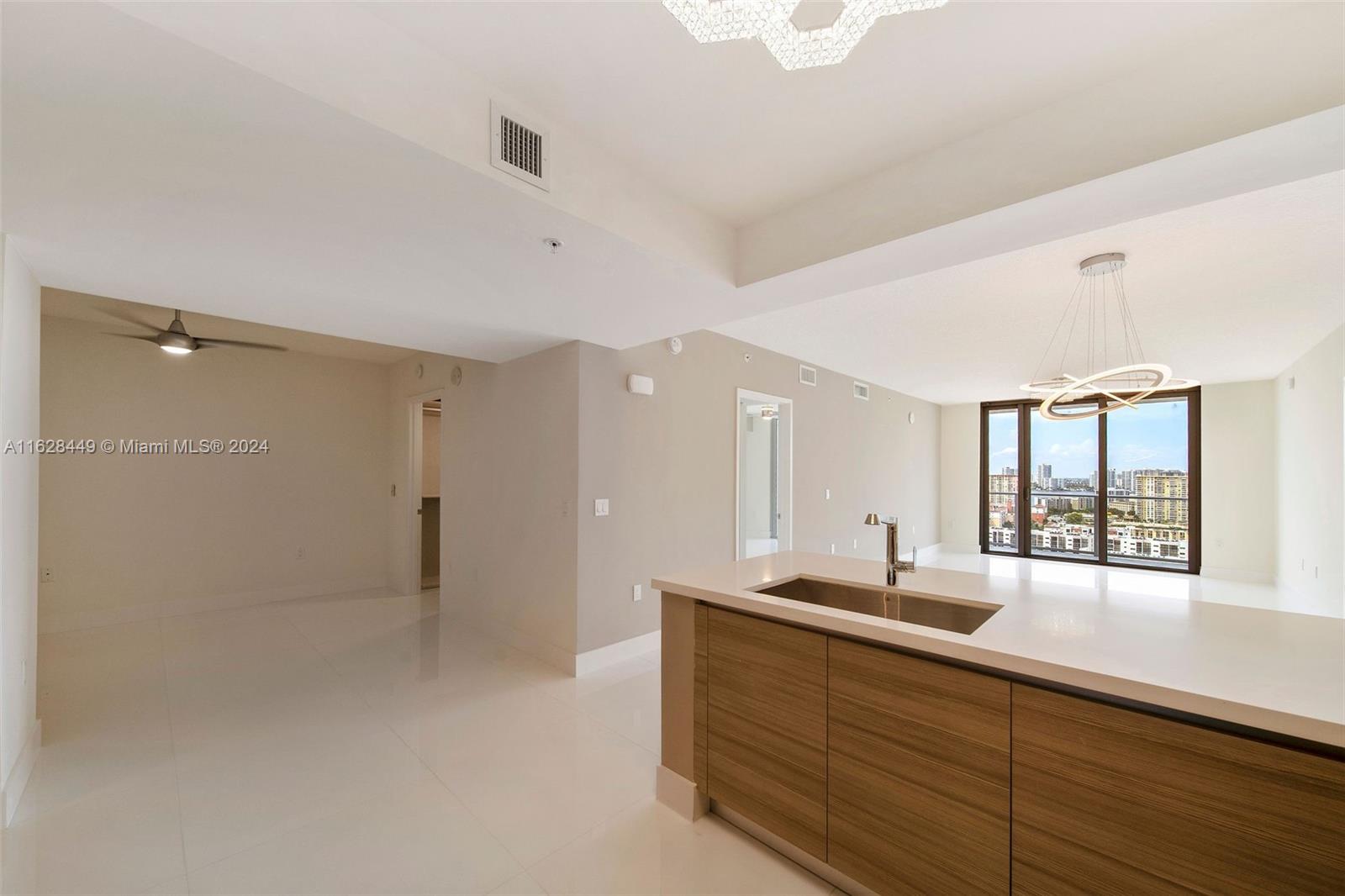 PARQUE TOWERS CONDO - Residential