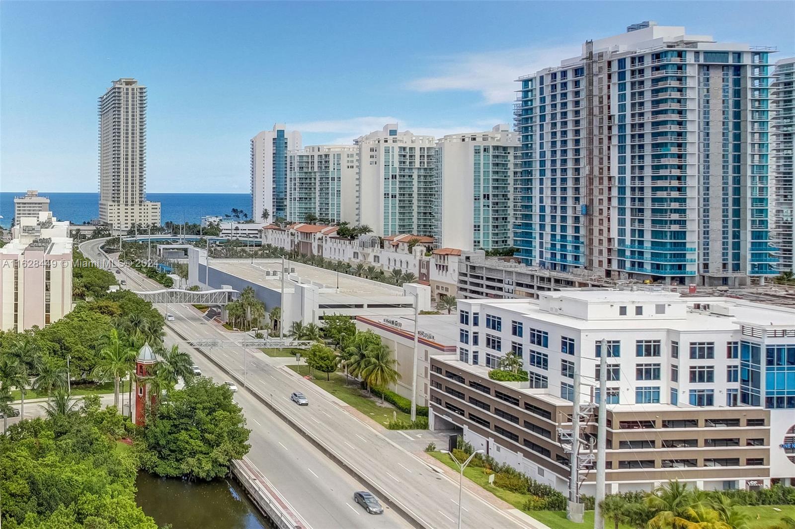 PARQUE TOWERS CONDO - Residential