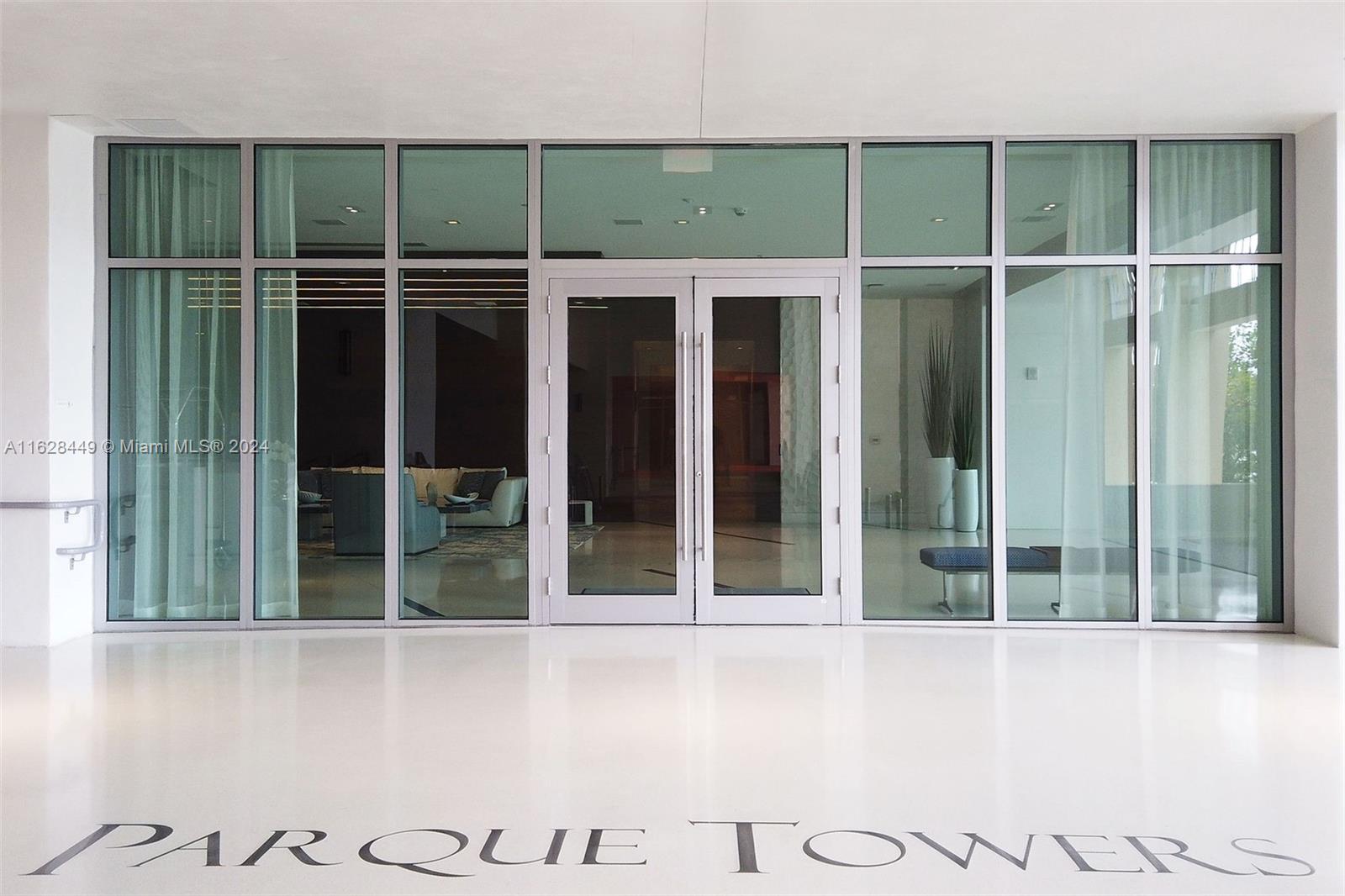PARQUE TOWERS CONDO - Residential