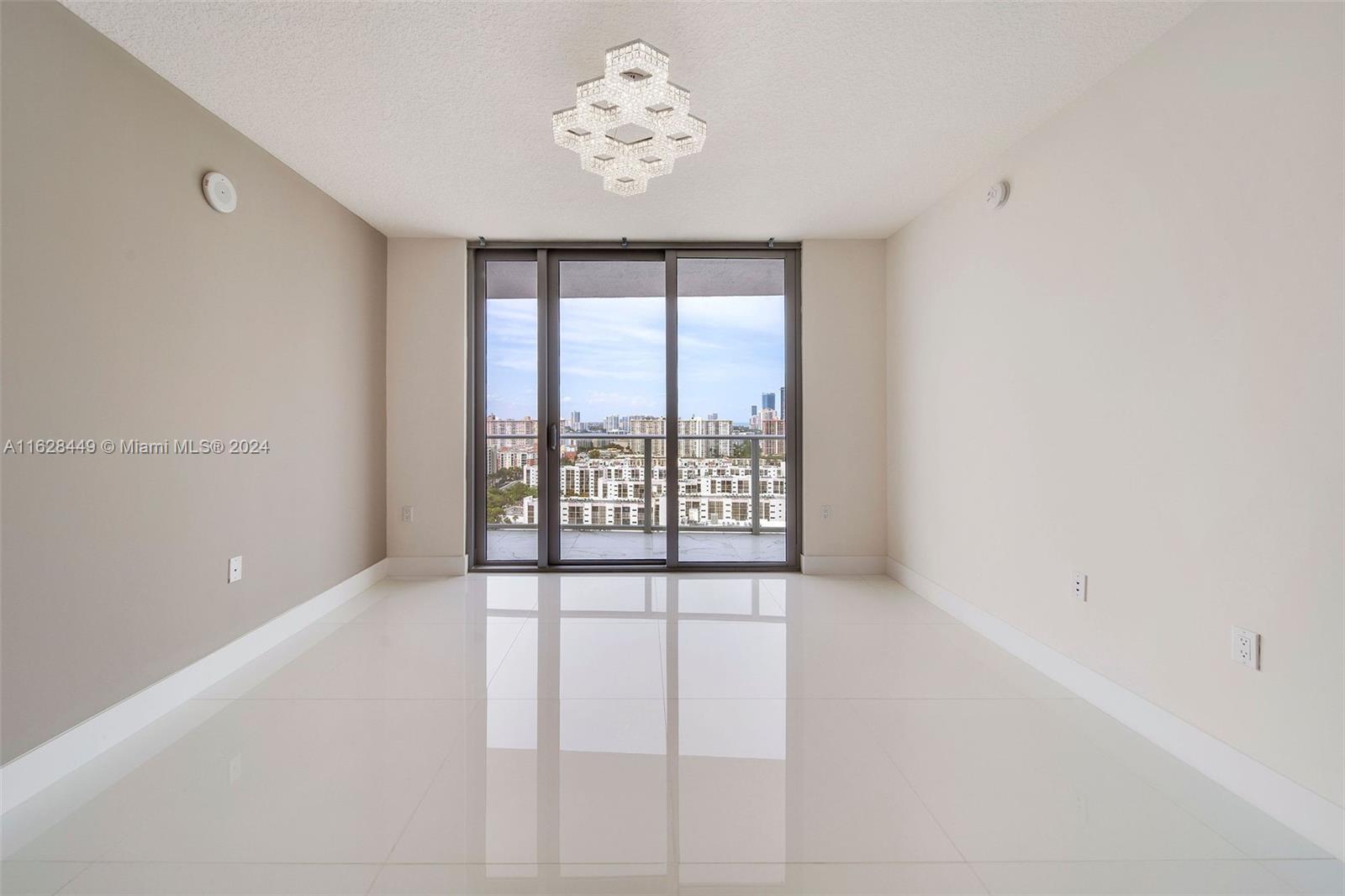 PARQUE TOWERS CONDO - Residential