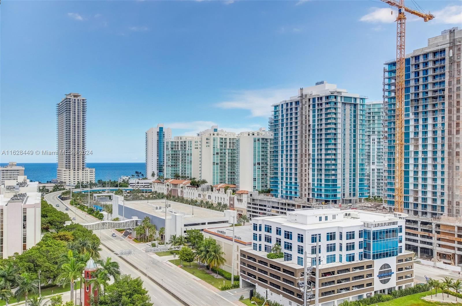 PARQUE TOWERS CONDO - Residential