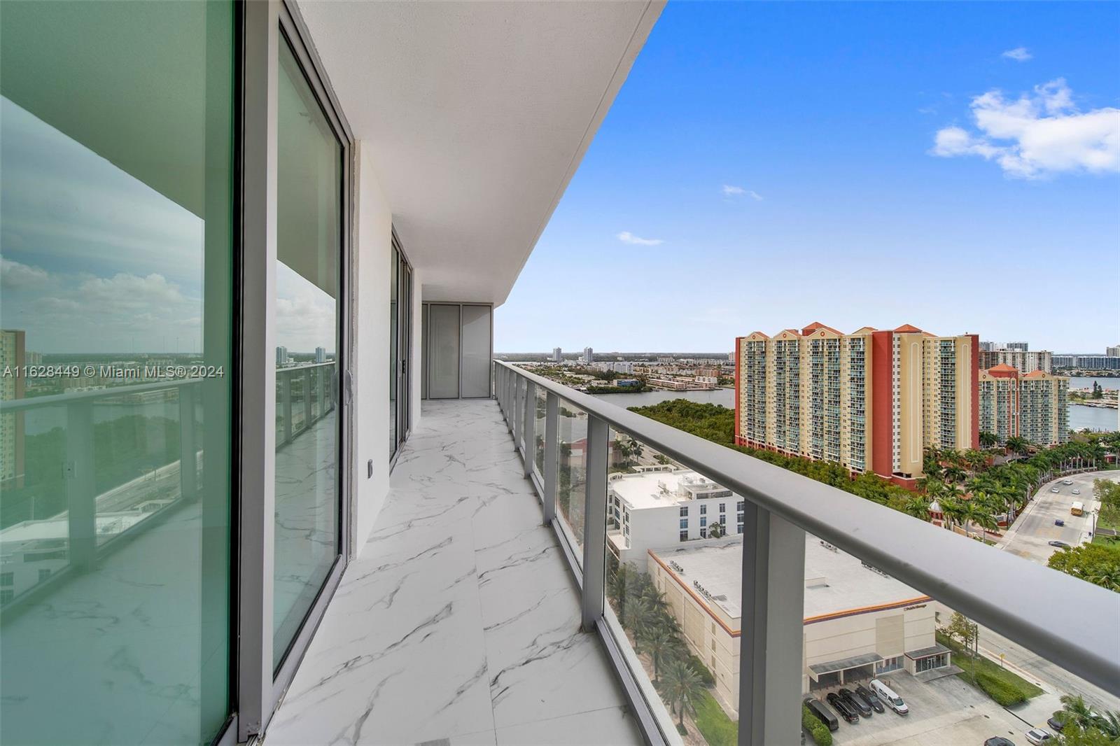 PARQUE TOWERS CONDO - Residential