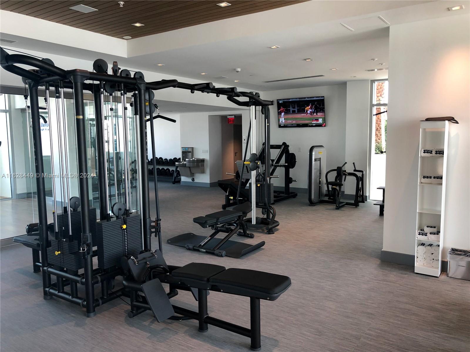 PARQUE TOWERS CONDO - Residential