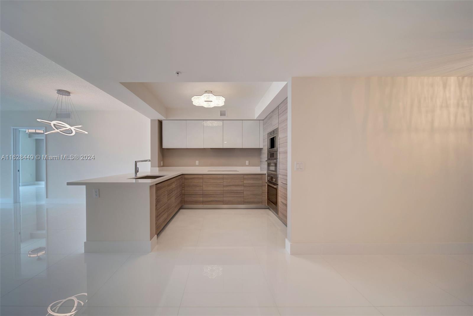 PARQUE TOWERS CONDO - Residential