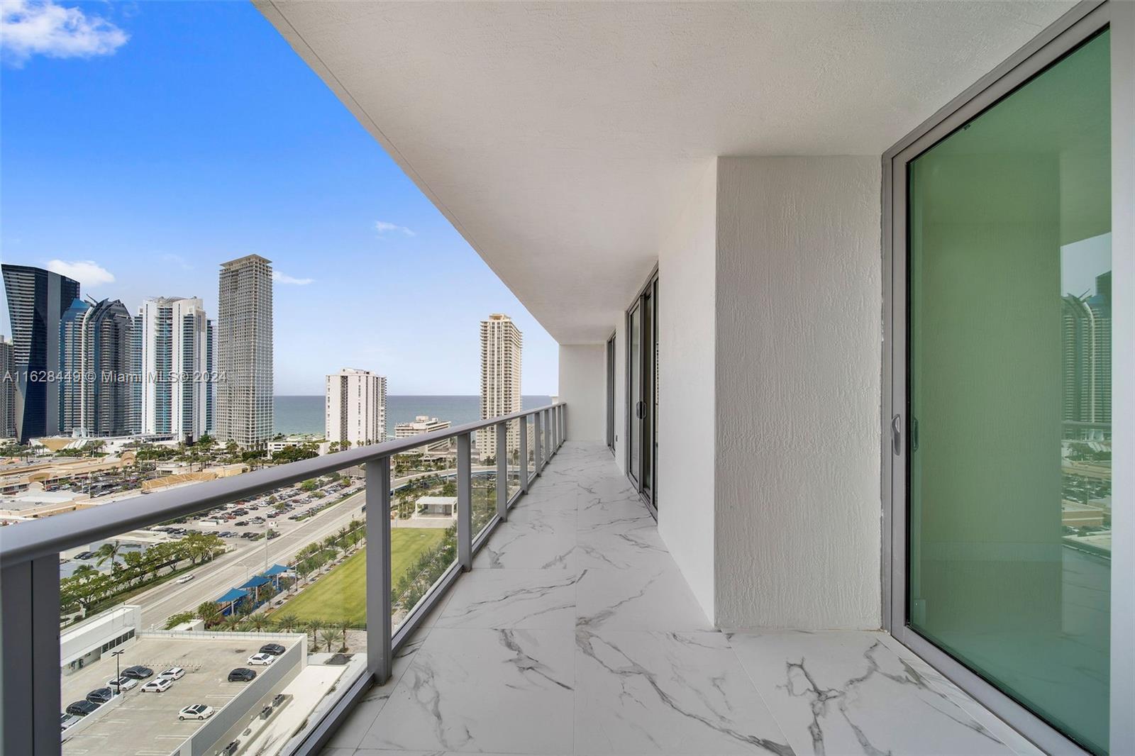 PARQUE TOWERS CONDO - Residential