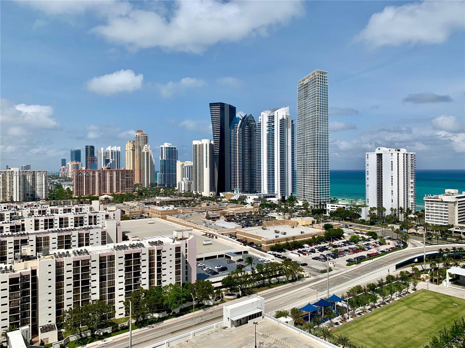 PARQUE TOWERS CONDO - Residential