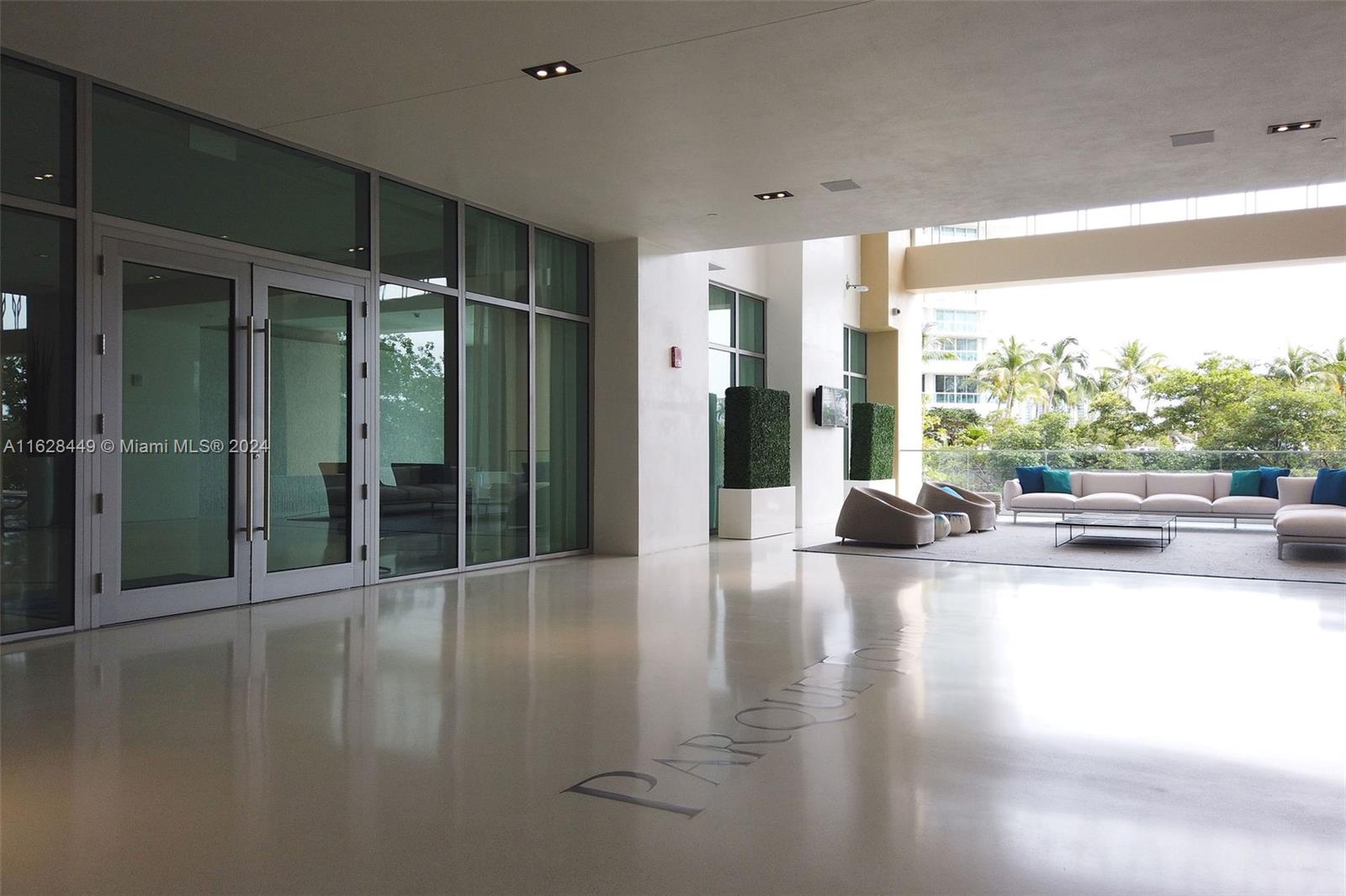 PARQUE TOWERS CONDO - Residential