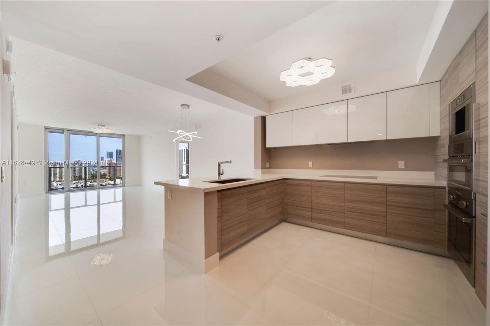 PARQUE TOWERS CONDO - Residential
