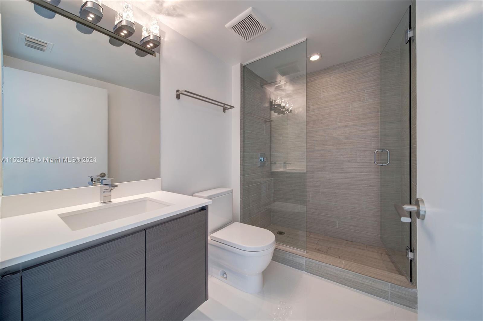 PARQUE TOWERS CONDO - Residential