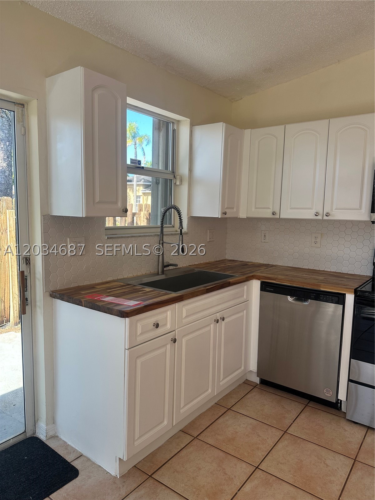 WOODS LAKE - Residential