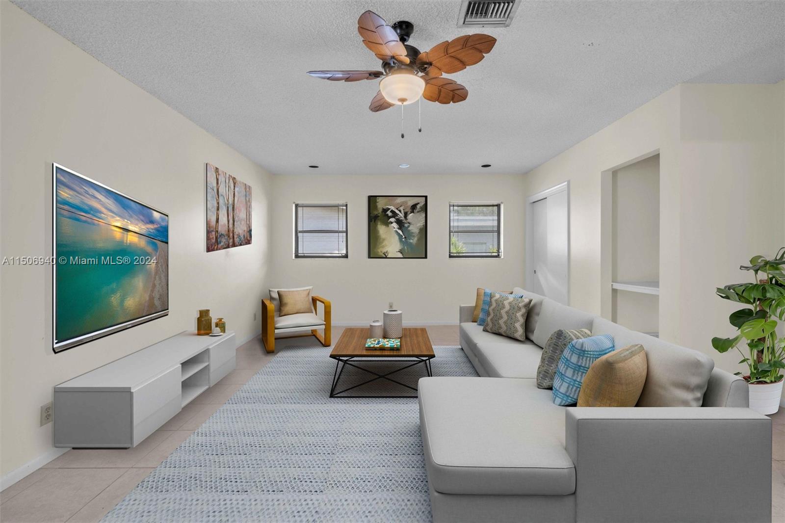 HOLLYWOOD LAKES SECTION - Residential Lease