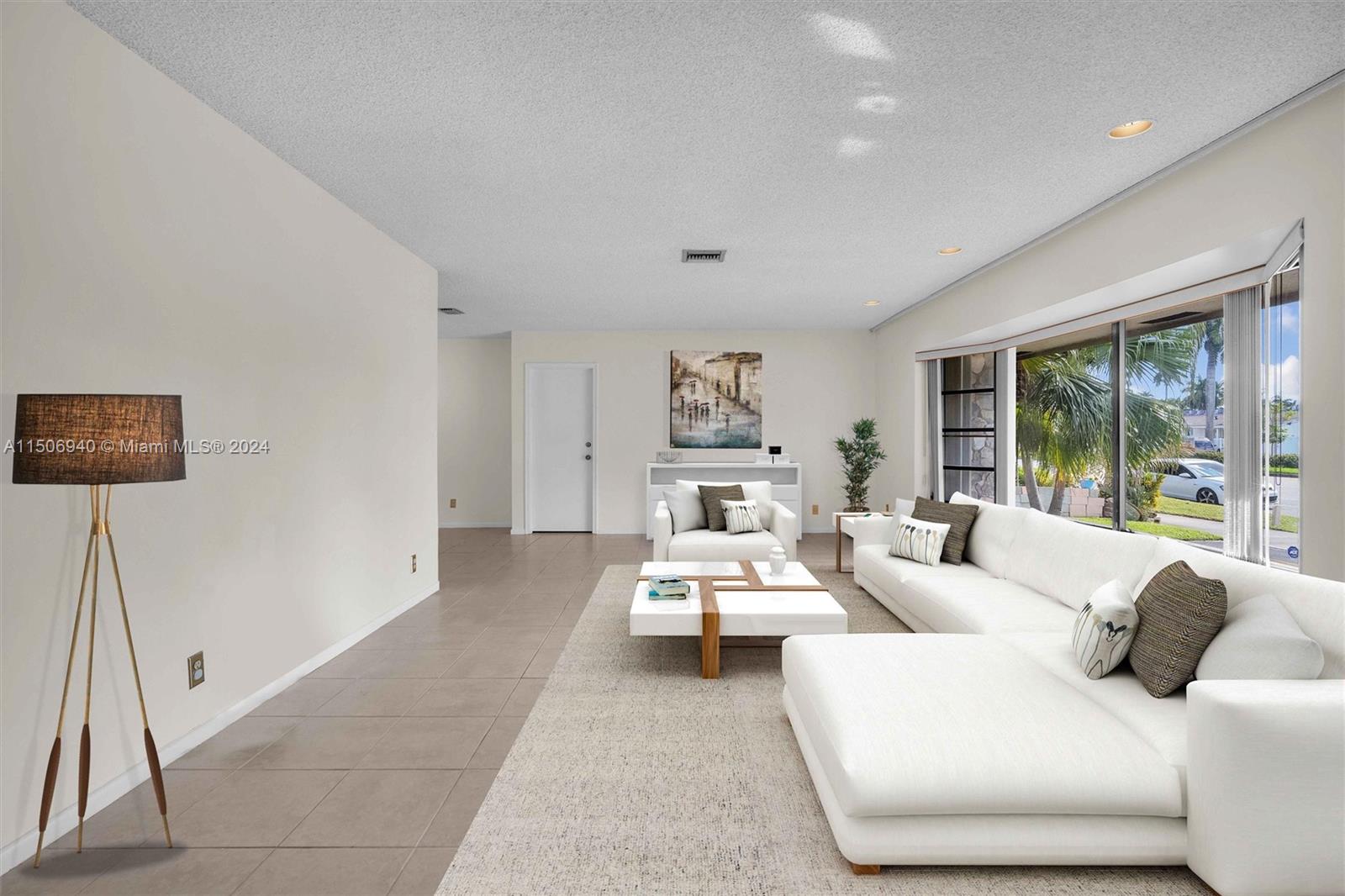 HOLLYWOOD LAKES SECTION - Residential Lease