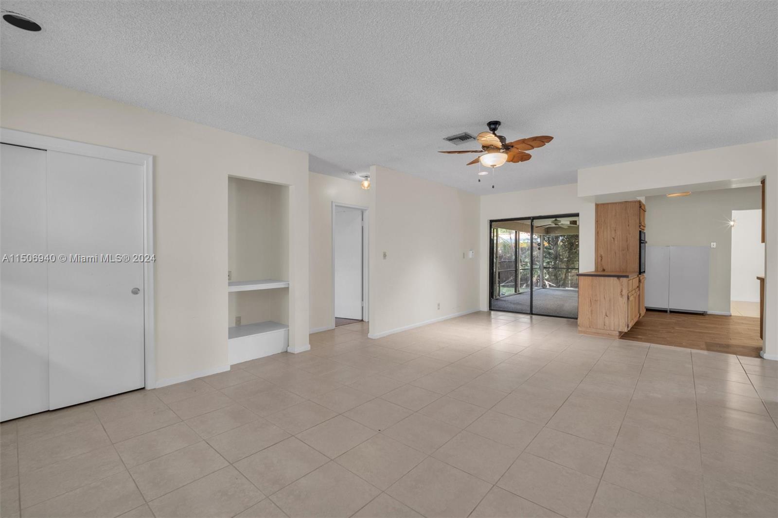 HOLLYWOOD LAKES SECTION - Residential Lease
