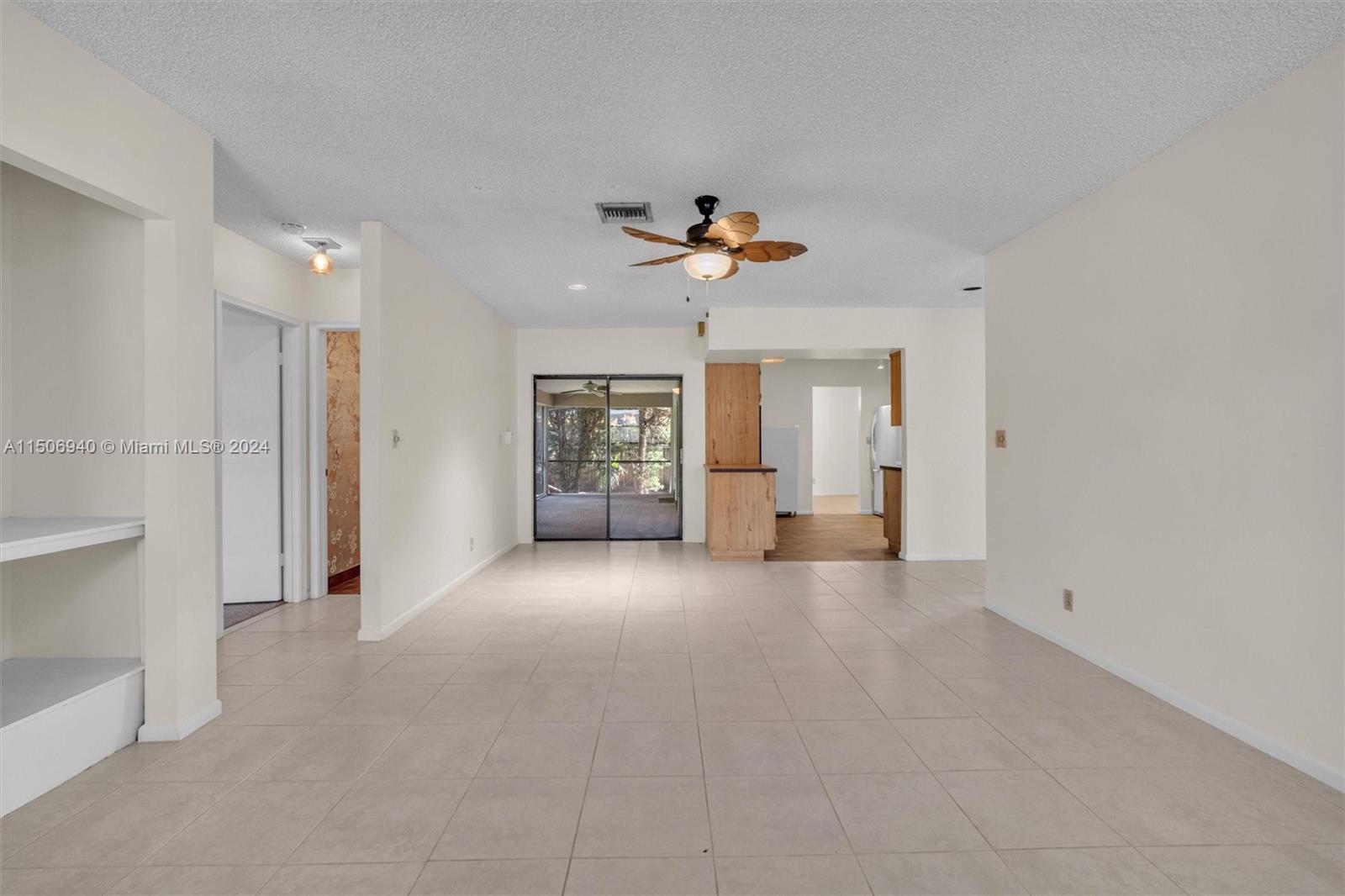 HOLLYWOOD LAKES SECTION - Residential Lease
