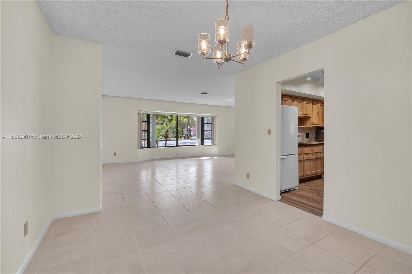 HOLLYWOOD LAKES SECTION - Residential Lease