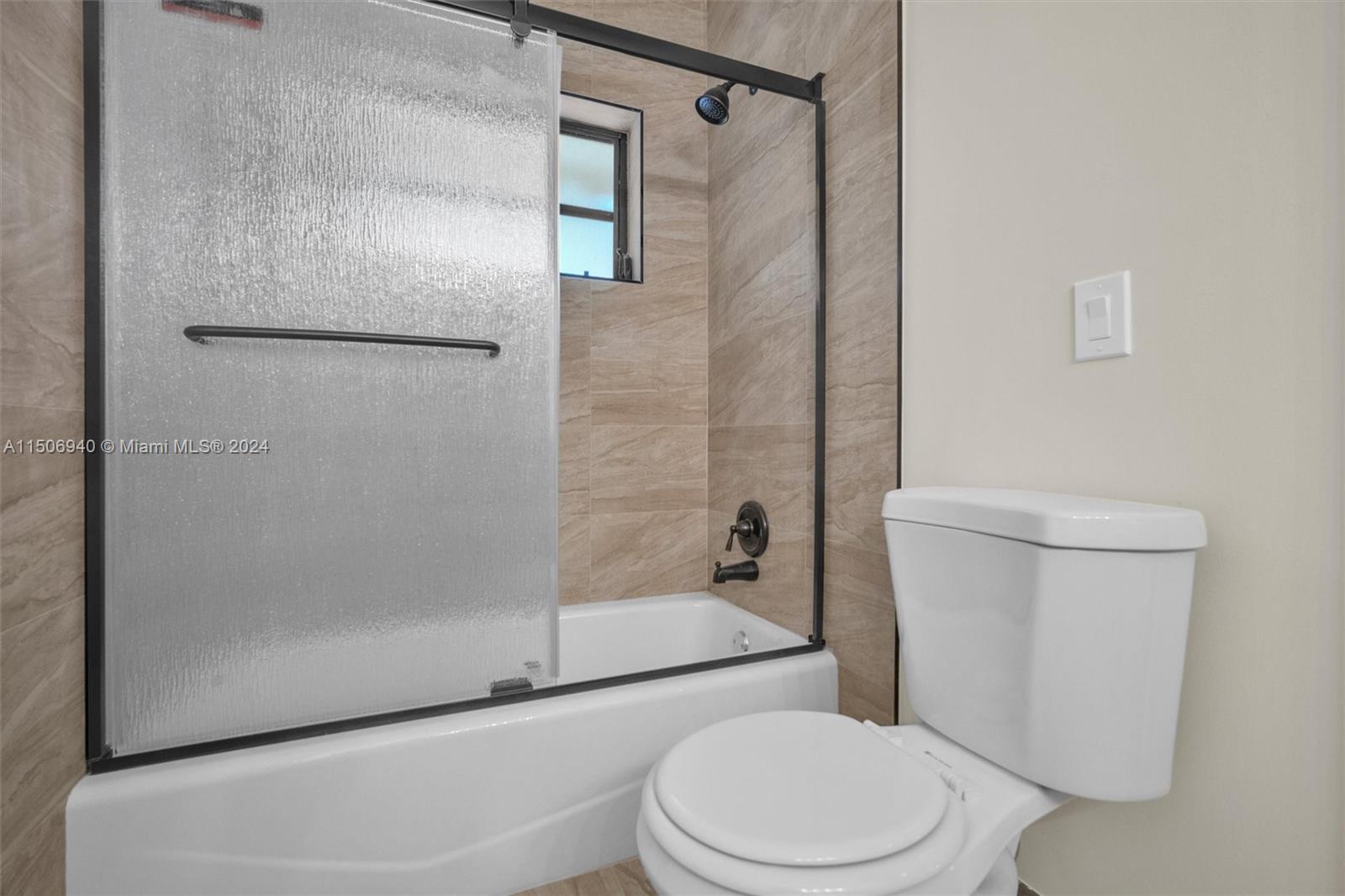HOLLYWOOD LAKES SECTION - Residential Lease