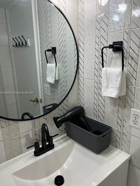 THE ISLES CONDO - Residential Lease