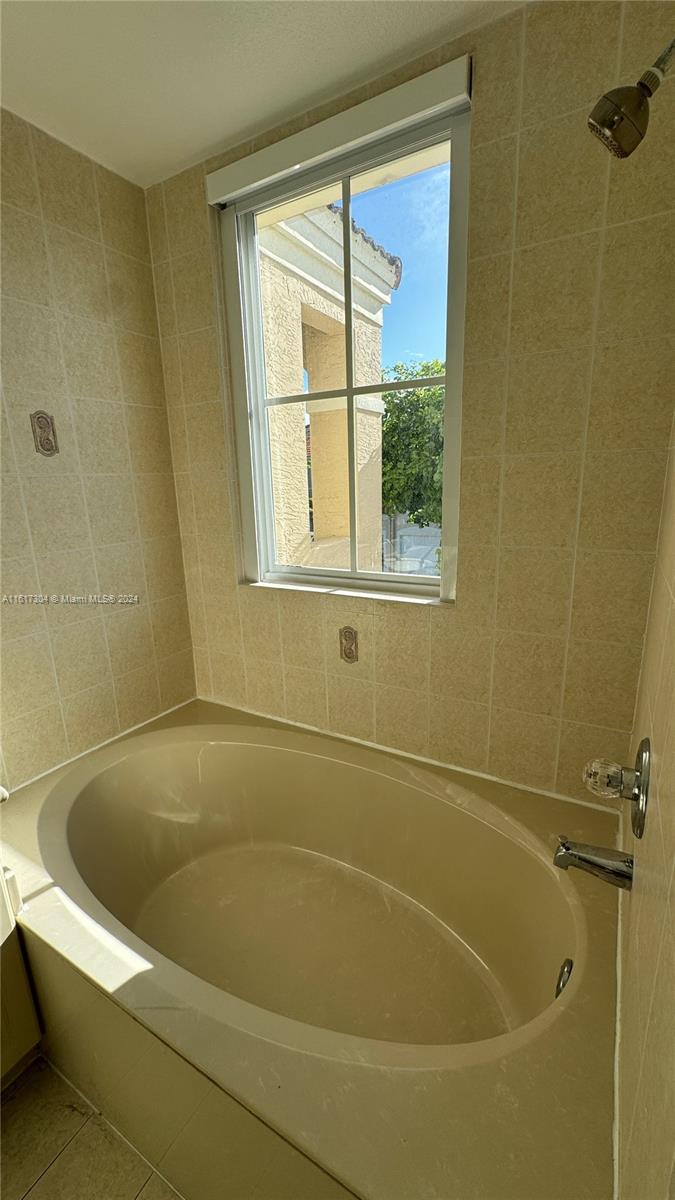 COSTA DORADA - Residential Lease
