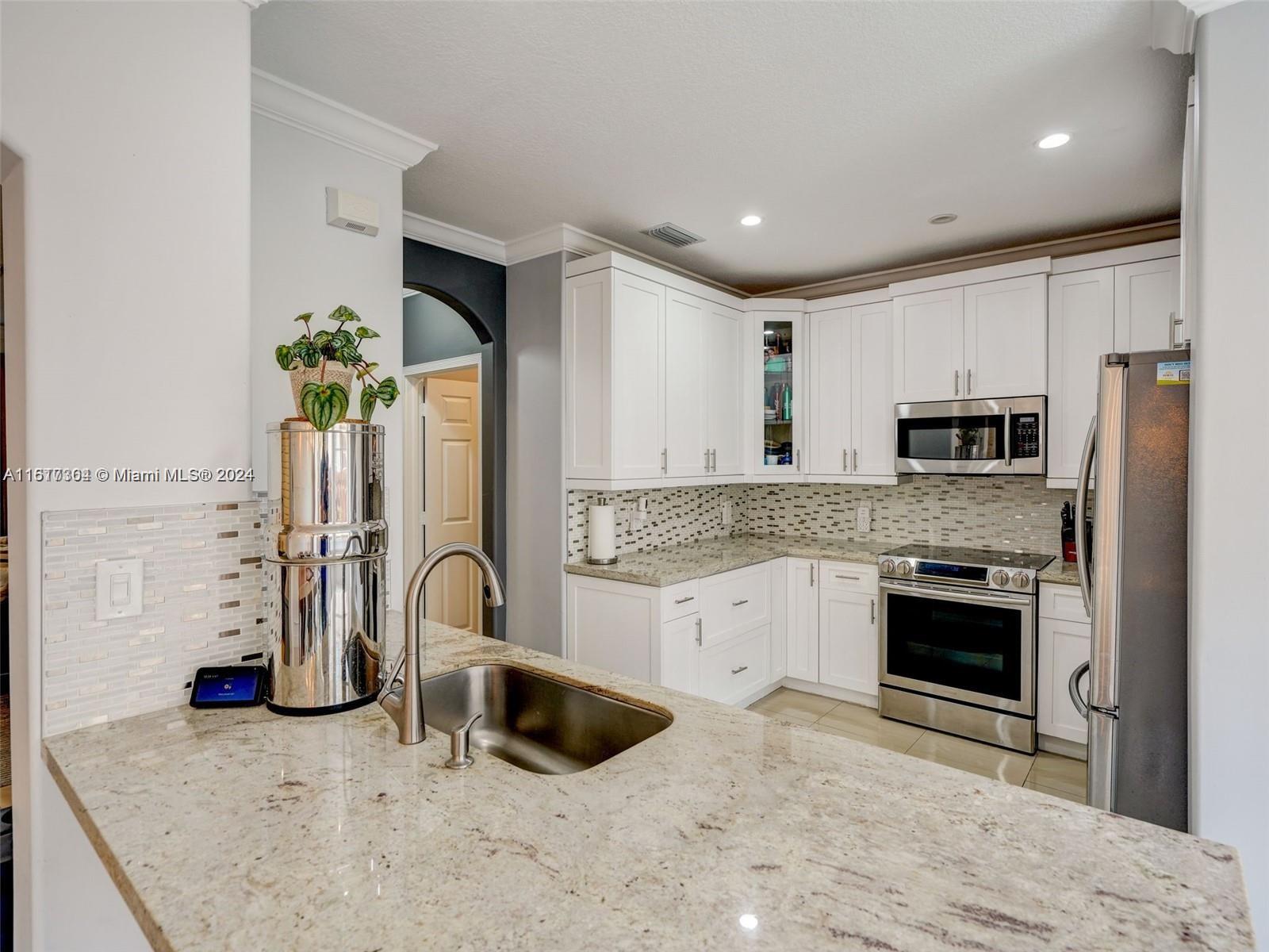 COSTA DORADA - Residential Lease