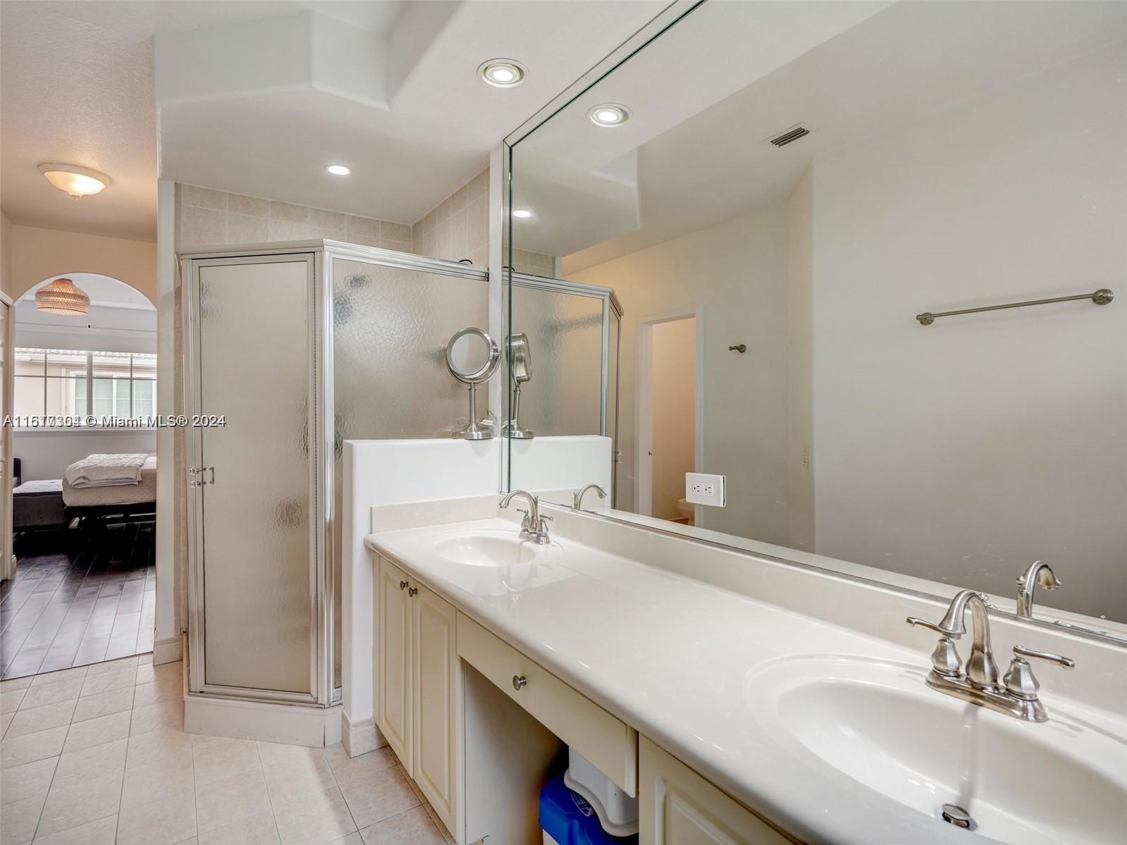 COSTA DORADA - Residential Lease