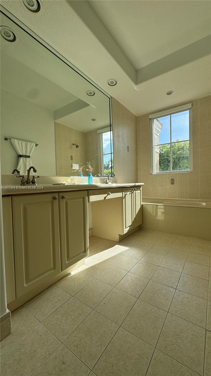 COSTA DORADA - Residential Lease