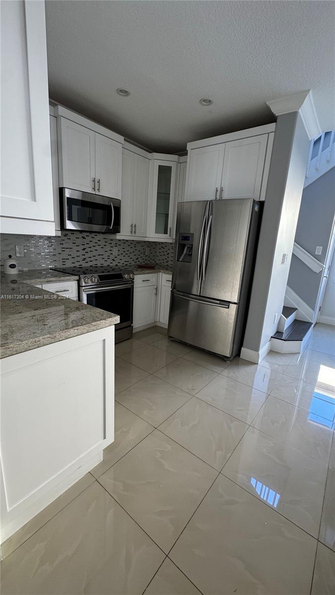 COSTA DORADA - Residential Lease