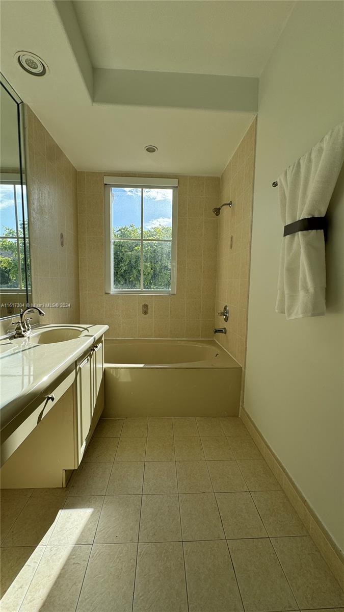 COSTA DORADA - Residential Lease