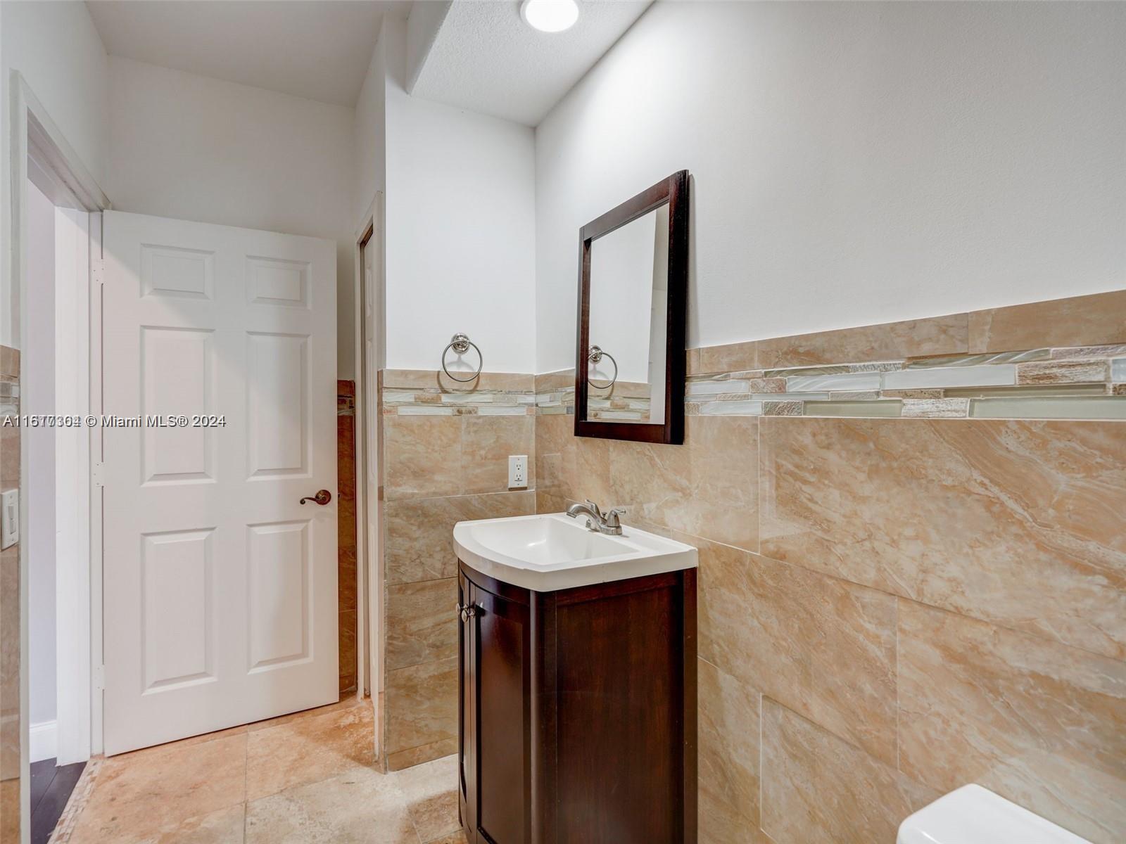 COSTA DORADA - Residential Lease