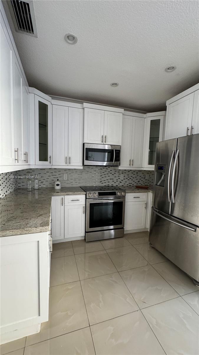 COSTA DORADA - Residential Lease