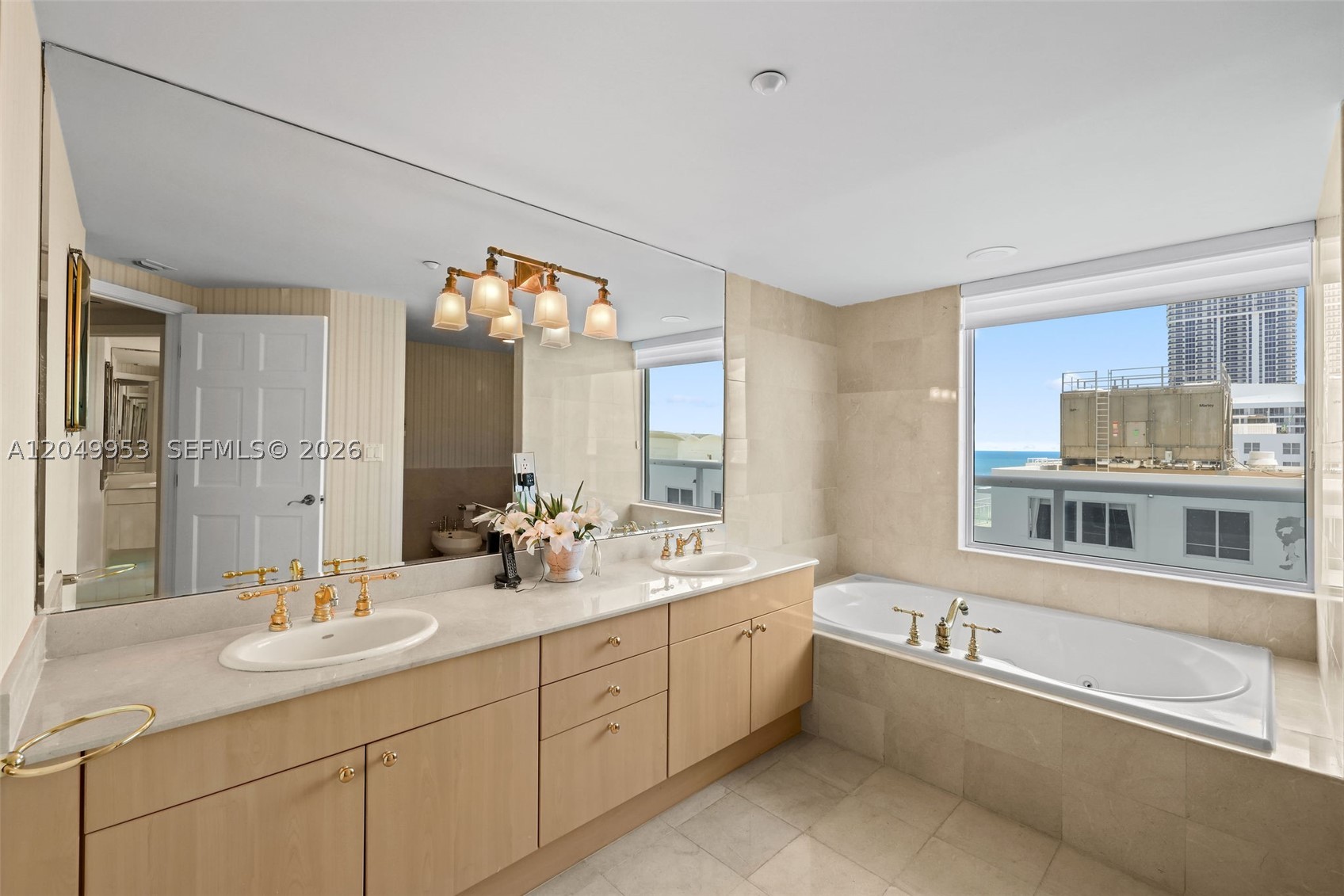 CAPOBELLA CONDO - Residential