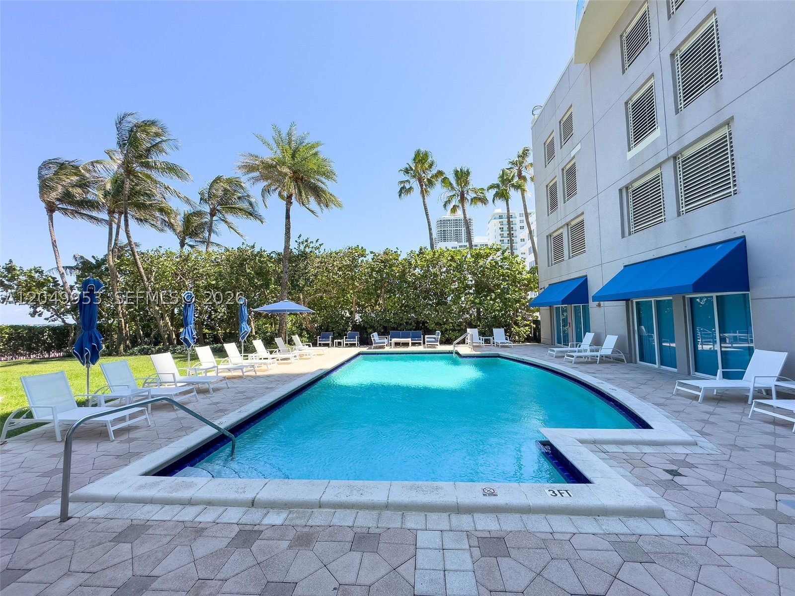 CAPOBELLA CONDO - Residential