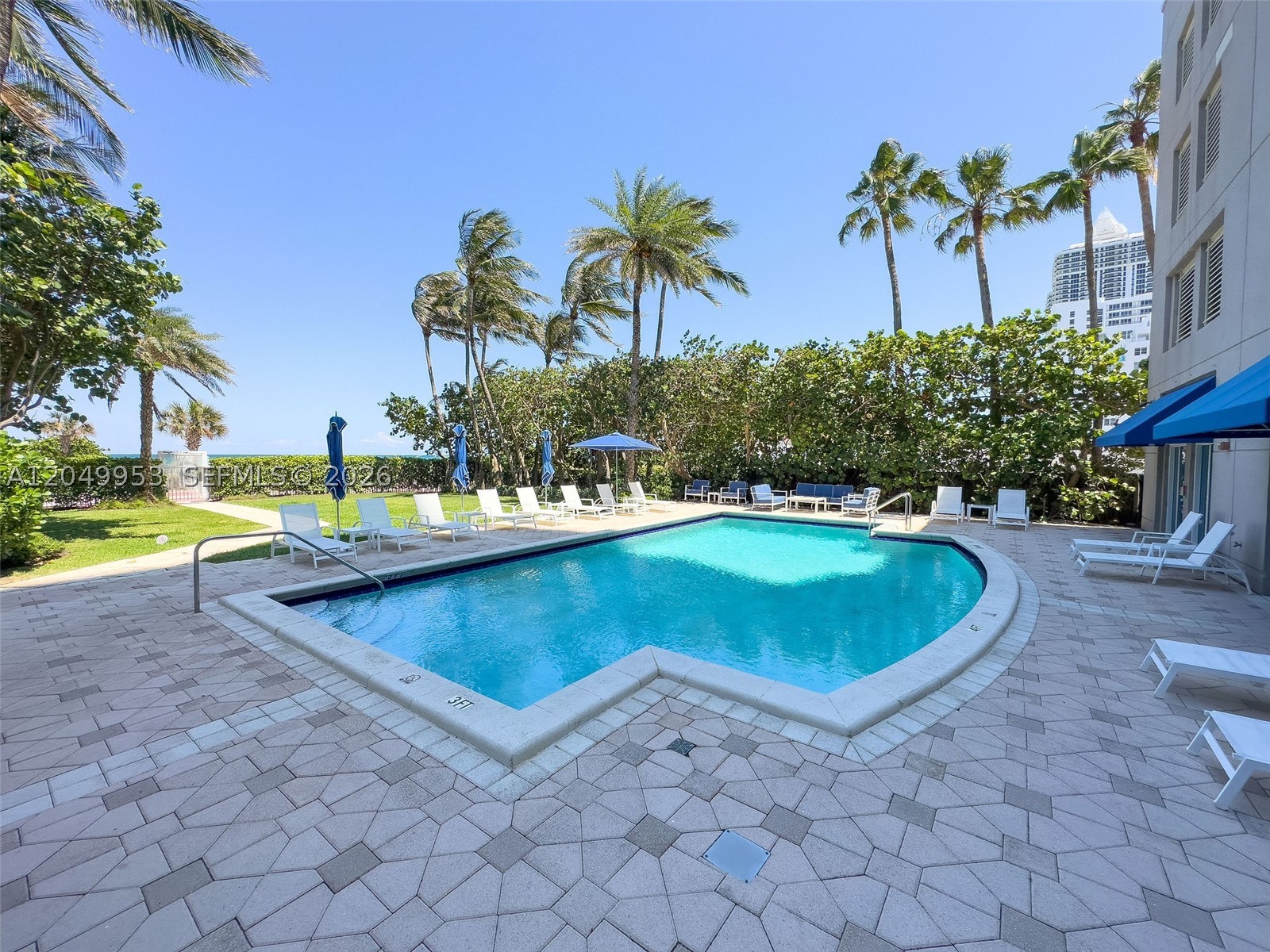 CAPOBELLA CONDO - Residential