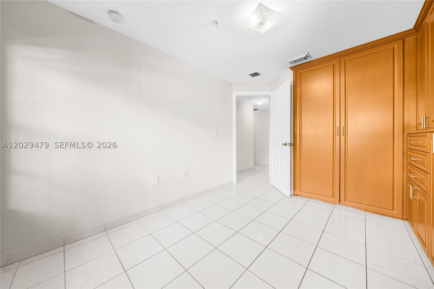 CENTRO CONDO - Residential Lease