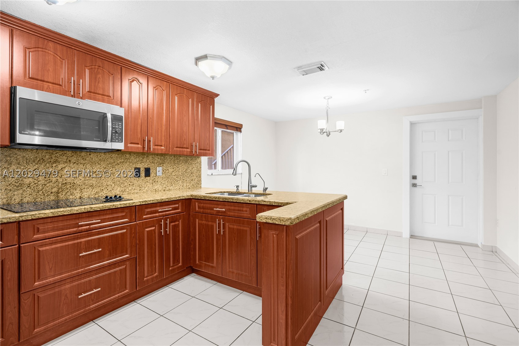 CENTRO CONDO - Residential Lease