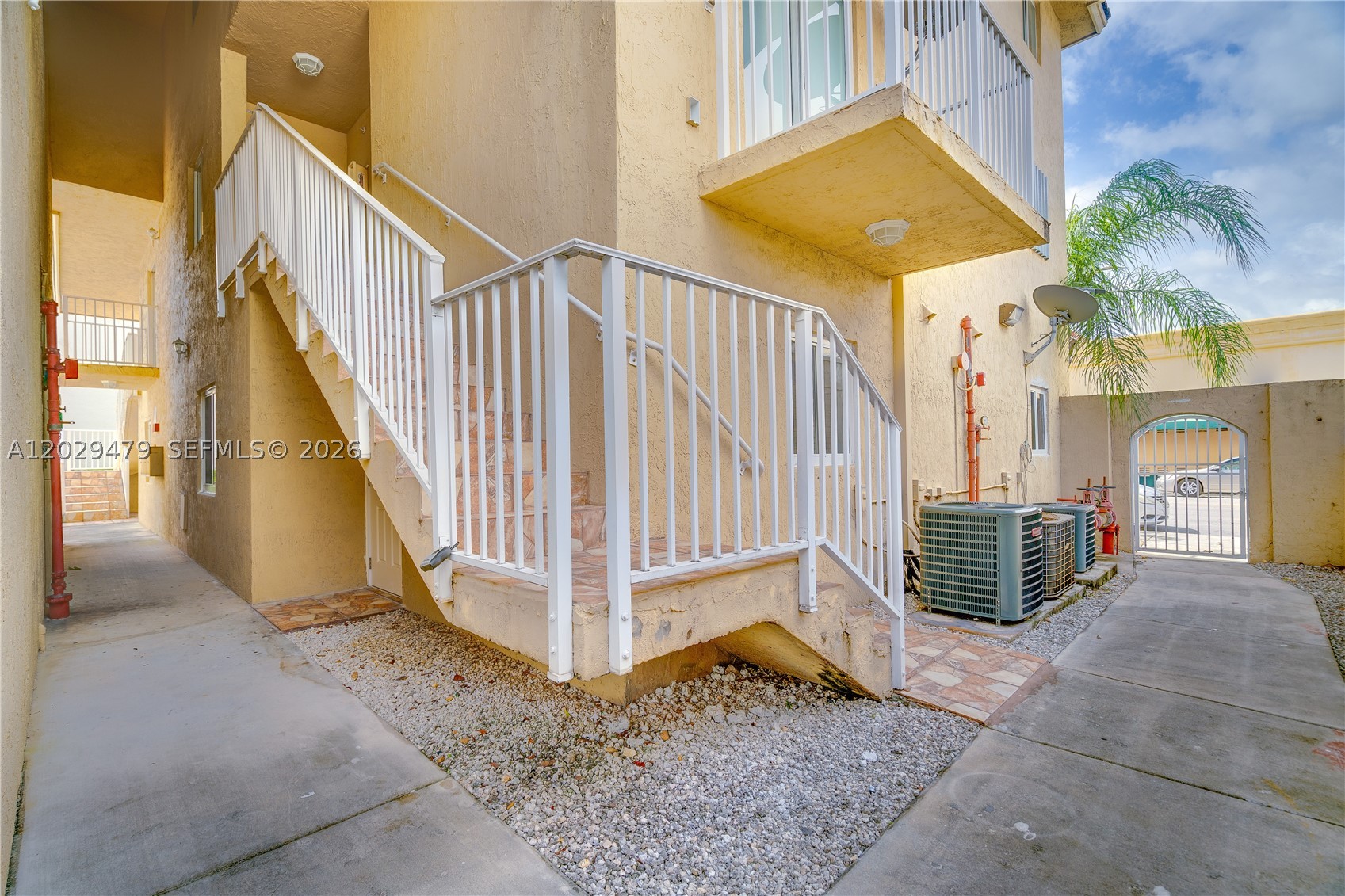 CENTRO CONDO - Residential Lease