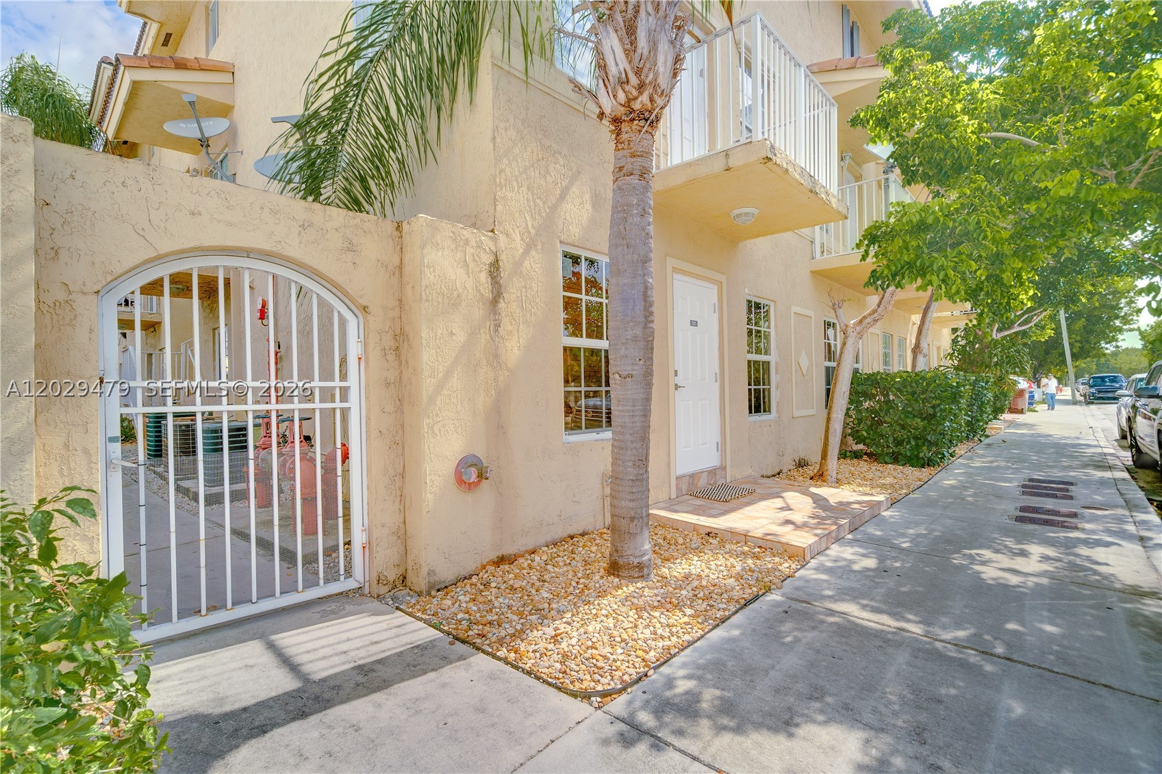 CENTRO CONDO - Residential Lease