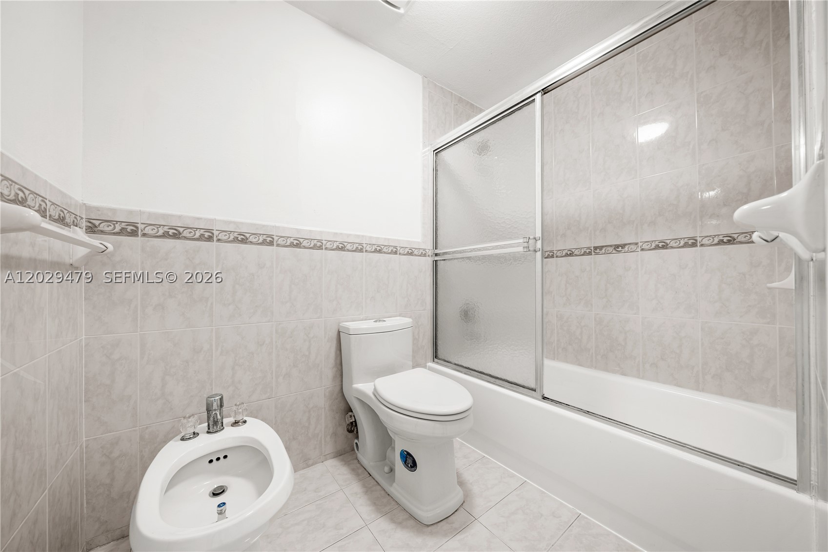 CENTRO CONDO - Residential Lease