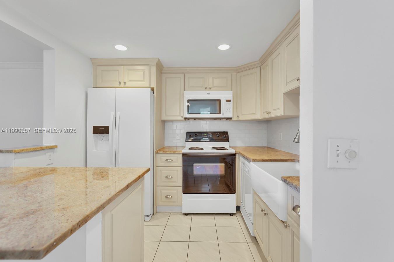 KINGS POINT BRITTANY COND - Residential